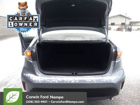 Used 2025 Toyota Corolla LE image 27