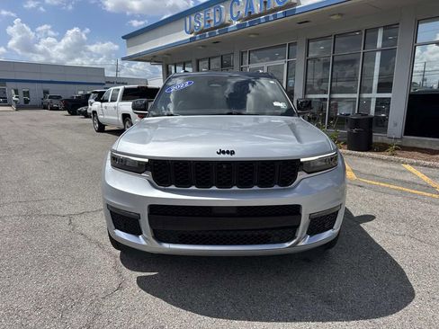 Used 2023 Jeep Grand Cherokee L Summit AWD/4WD image 2