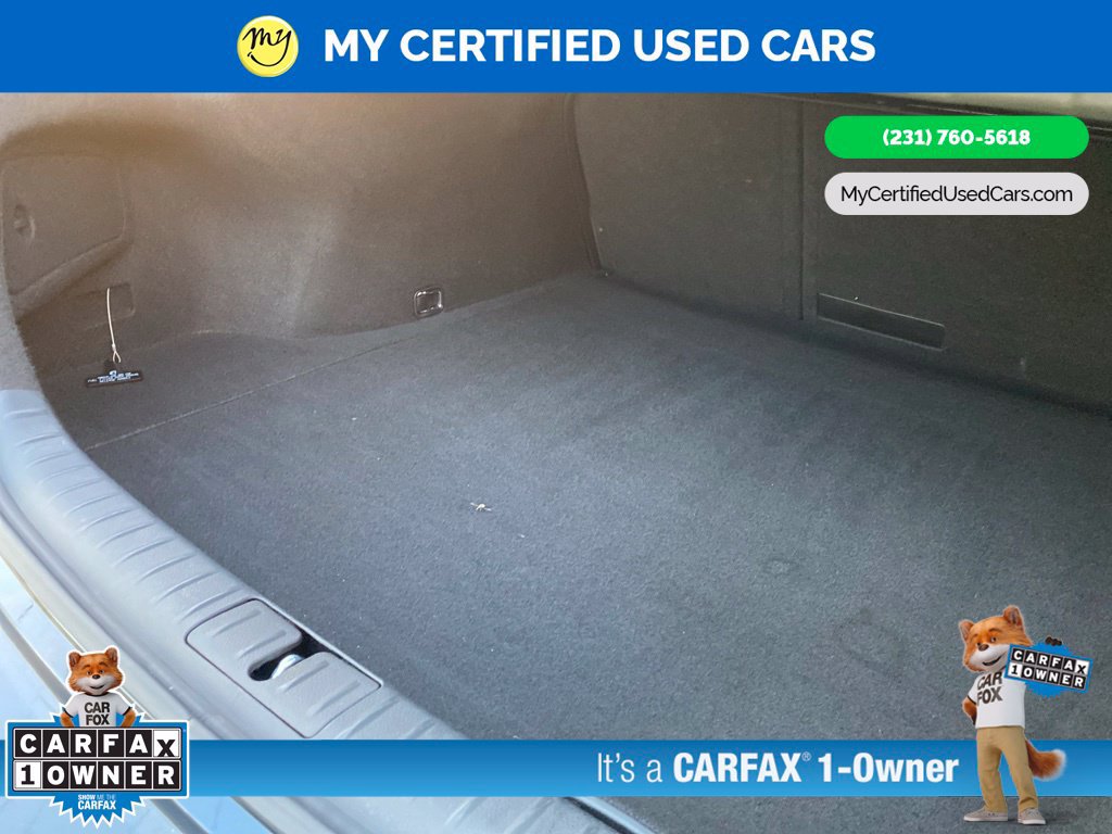 Used 2025 Genesis G70 2.5T RWD image 9