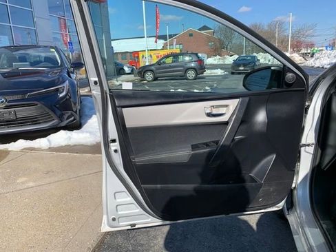 Used 2017 Toyota Corolla LE image 11