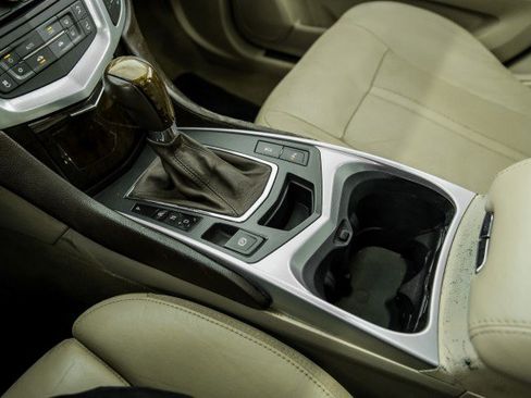 Used 2010 Cadillac SRX Luxury image 23