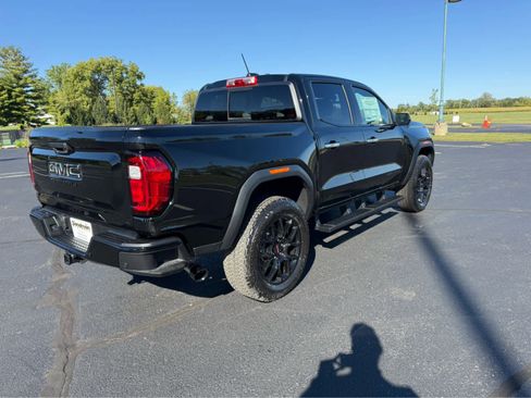 New 2026 GMC Canyon Denali w/ LPO, Denali Black Edition AWD/4WD image 6