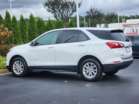 Used 2021 Chevrolet Equinox LS w/ LS Convenience Package image 9