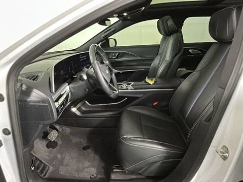 Used 2024 Cadillac Lyriq Sport RWD image 11