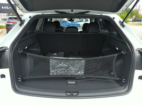 New 2026 Volkswagen Atlas Cross Sport SE FWD image 19