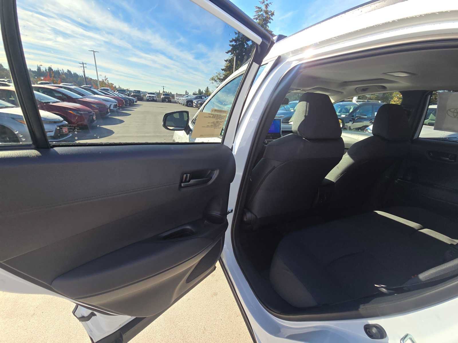New 2026 Toyota Corolla Cross LE w/ Moonroof Package AWD/4WD image 15