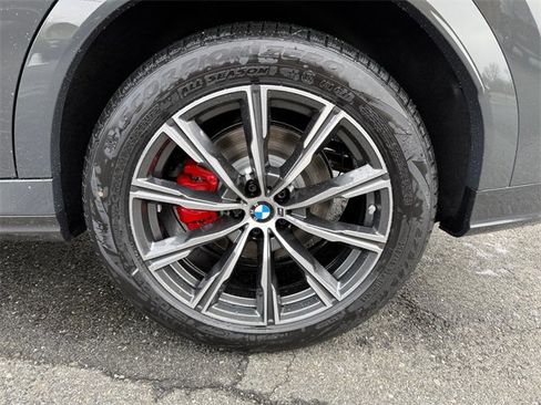 New 2026 BMW X6 xDrive40i w/ Climate Comfort Package image 18