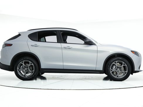 New 2025 Alfa Romeo Stelvio Sprint w/ Convenience Package AWD/4WD image 6
