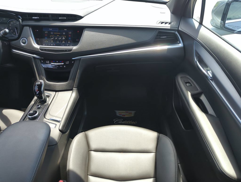 Used 2024 Cadillac XT6 Luxury AWD/4WD image 15