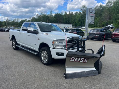 Used 2024 RAM 2500 Laramie AWD/4WD image 3