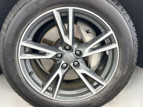 Used 2020 Audi Q5 e Premium w/ Convenience Package image 29