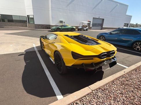 Used 2024 Lamborghini Revuelto AWD/4WD image 8