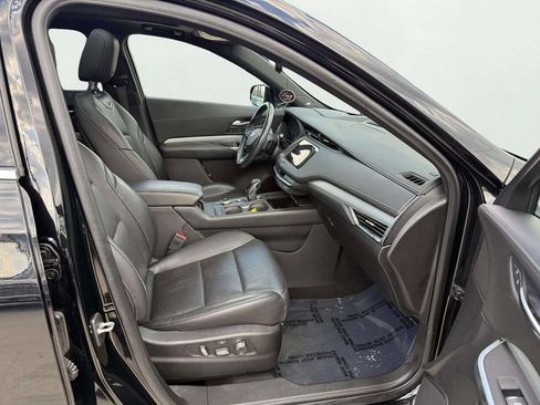Used 2019 Cadillac XT4 Premium Luxury AWD/4WD image 12