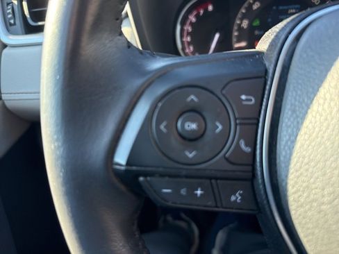 Used 2019 Toyota RAV4 Limited image 11