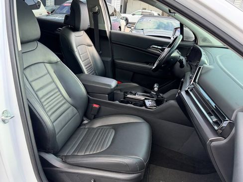 Used 2025 Kia Sportage SX FWD image 19
