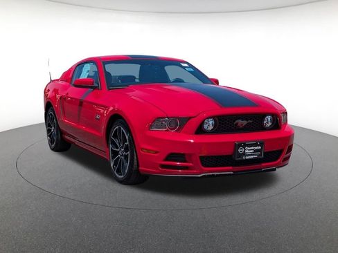 Used 2013 Ford Mustang GT Premium RWD image 3