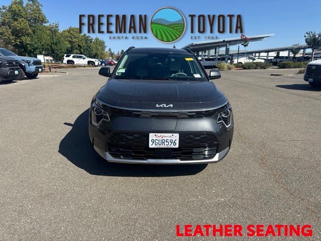 Used 2023 Kia Niro Wind w/ Wind Preserve Package FWD image 3