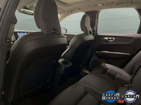 Used 2025 Volvo XC60 B5 Plus image 19