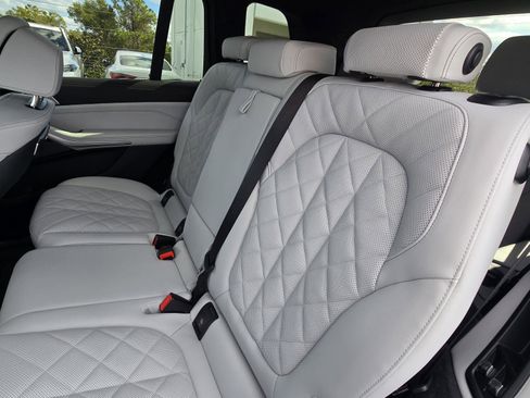 New 2026 BMW X7 xDrive40i w/ M Sport Package image 11