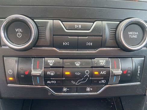 Used 2019 Ford Explorer XLT w/ Equipment Group 202A image 15