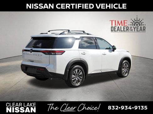 Certified 2025 Nissan Pathfinder SV FWD image 8