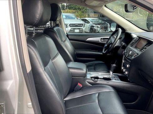 Used 2017 Nissan Pathfinder SL w/ SL Tech Package FWD image 9