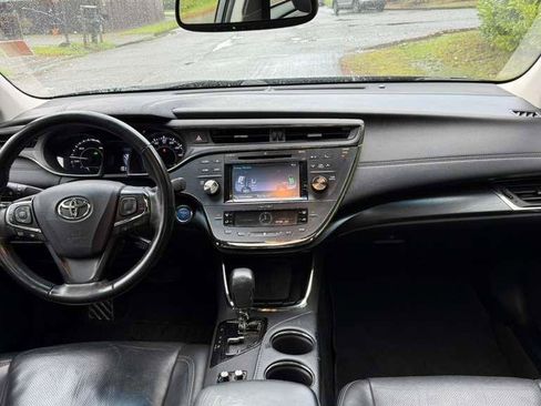 Used 2017 Toyota Avalon Limited w/ Carpet Mat Package FWD image 10