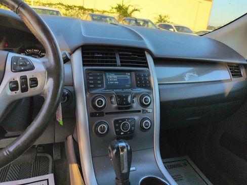 Used 2014 Ford Edge SEL FWD image 18