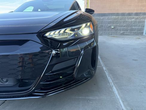 Used 2022 Audi e-tron GT Prestige w/ Prestige Package image 11