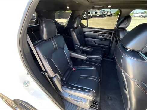 Used 2025 Honda Pilot TrailSport image 28