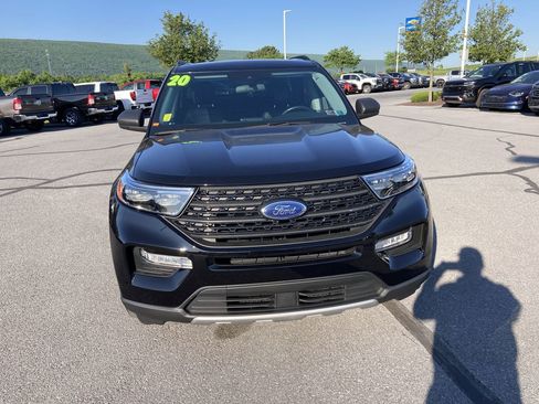 Used 2020 Ford Explorer XLT w/ Equipment Group 202A AWD/4WD image 2