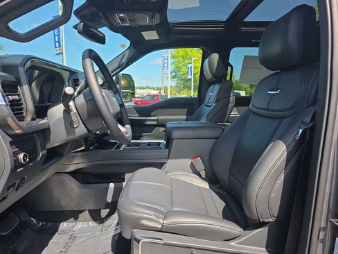 New 2026 Ford F250 Platinum w/ Tremor Off-Road Package AWD/4WD image 13
