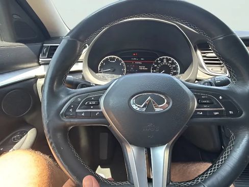 Used 2019 INFINITI QX50 Essential w/ Premium Heat Package AWD/4WD image 8