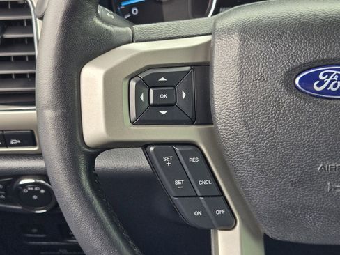 Used 2022 Ford F250 Lariat w/ Black Appearance Package AWD/4WD image 27