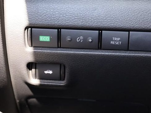 Certified 2025 Nissan Sentra SV FWD image 20