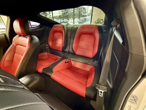 Used 2019 Ford Mustang GT Premium w/ Equipment Group 401A RWD image 12
