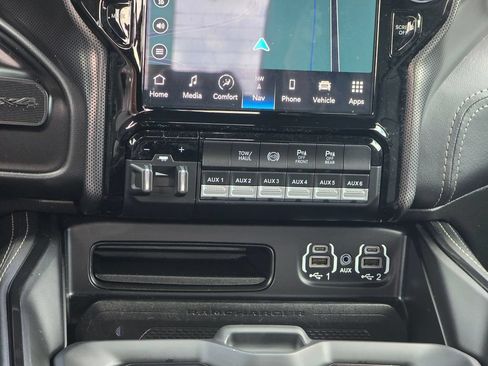 Used 2022 RAM 2500 Limited AWD/4WD image 38
