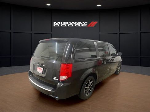 Used 2017 Dodge Grand Caravan GT image 12