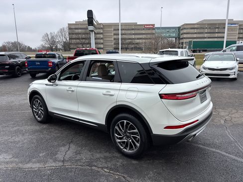 Certified 2022 Lincoln Corsair FWD image 5