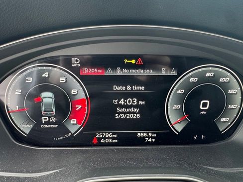 Used 2024 Audi SQ5 Prestige AWD/4WD image 8
