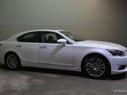 Used 2015 Lexus LS 460 w/ Comfort Package image 29