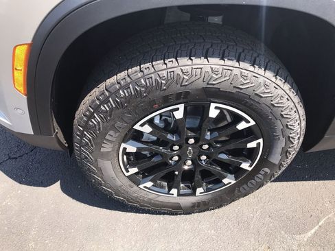 New 2026 Chevrolet Traverse Z71 w/ Enhanced Driving Package image 10