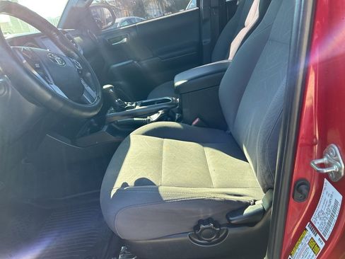 Used 2019 Toyota Tacoma SR5 image 8