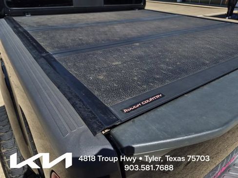 Used 2020 Nissan Frontier SV w/ Midnight Edition Floor Mats AWD/4WD image 8