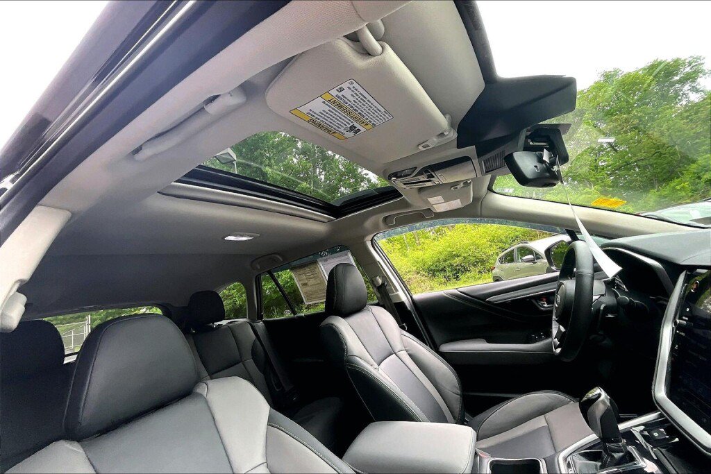 Used 2025 Subaru Outback Onyx Edition XT AWD/4WD image 12
