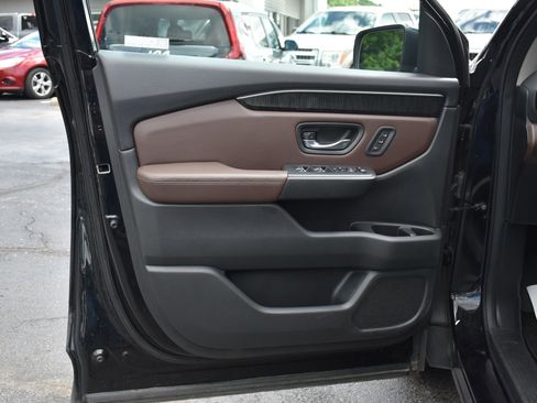 Used 2023 Honda Pilot Elite image 12