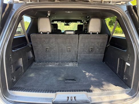 Used 2019 Ford Expedition Max XLT w/ Equipment Group 202A AWD/4WD image 19