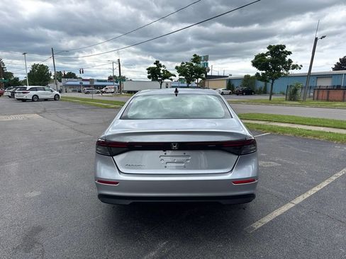 Certified 2025 Honda Accord SE image 6