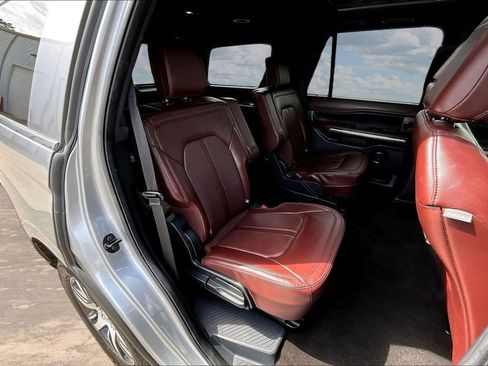 Used 2022 Ford Expedition Limited AWD/4WD image 27