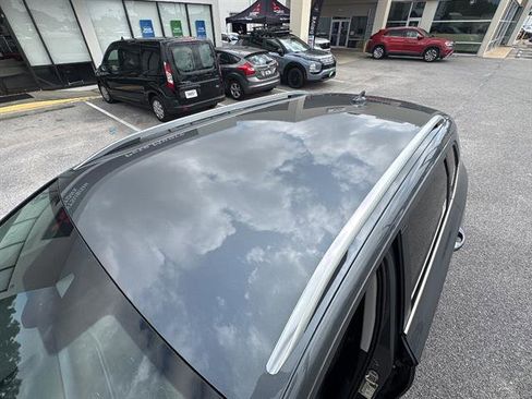 Certified 2023 Volkswagen Taos SE w/ Black Wheel Package FWD image 12